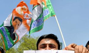 Youth Cong protests Rahul's expulsion