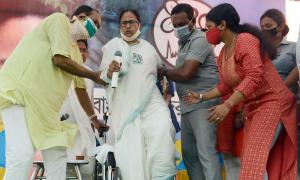 No Bombay HC relief for Mamata in anthem case