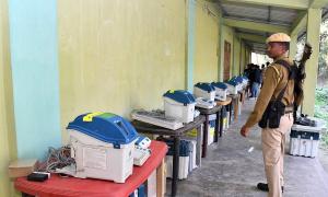SC seeks clarification from EC on functioning of EVMs