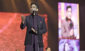 Kumar Vishwas's 'Ramayana' dig at Shatru, Sonakshi