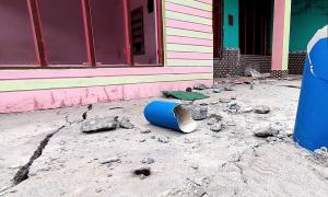 Srinagar homes develop cracks due to land subsidence