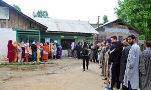Azad, Mufti differ over Srinagar turnout, here's why