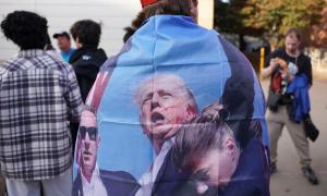 Mood outside White House: Mix bag of hope as Trump wins