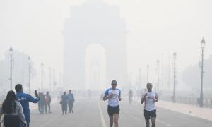 Toxic haze envelops Delhi, docs warn of health risks