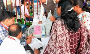 EC invites Cong to discuss concerns over Maha election