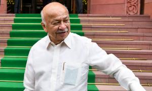 Was scared to go to Kashmir: Ex-HM Sushilkumar Shinde