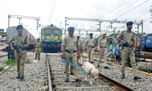 70 kg cement blocks kept on tracks to derail train 