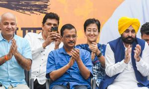 Kejriwal to quit on Tuesday, AAP MLAs to pick new CM