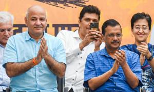 Sisodia to meet Kejriwal amid buzz over next Delhi CM 