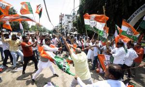 SEE: BJP, Congress Workers Clash In Patna