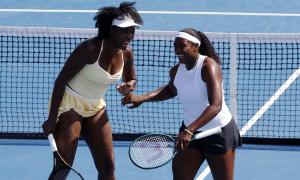 PIX: Venus Williams makes winning return!