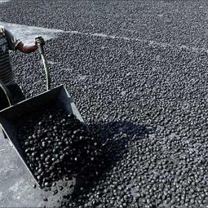 Coal India stake sale begins; shares tank by 4%
