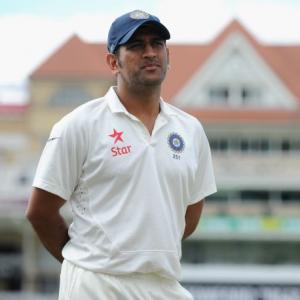 Anderson crossed the line: Dhoni