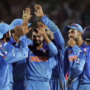 India battle Pakistan as both teams eye spot in Asia Cup final