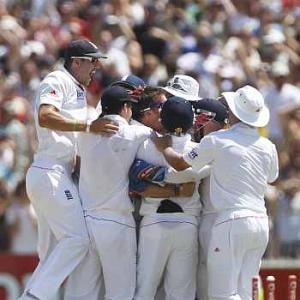 England win second Ashes Test to lead series