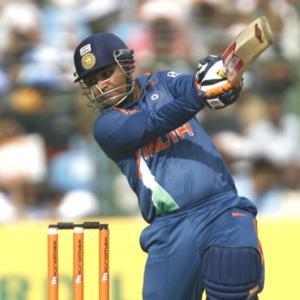 Sehwag fit for 2nd ODI as Ind look to seal series