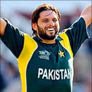 Afridi in, Malik out of Pakistan's T20 WC squad