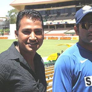Spotted: Mahendra Singh Dhoni in Adelaide