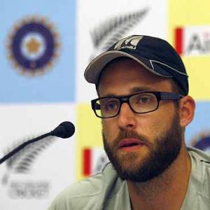 New Zealand skipper Vettori bats for UDRS