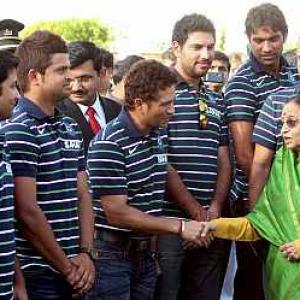 Victorious Indian team felicitated by President 