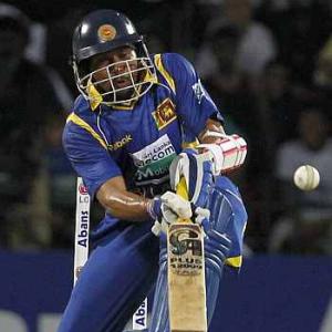 Dilshan hits ton in Sri Lanka victory