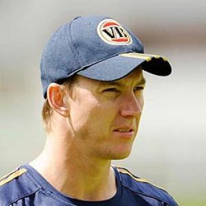 Lee, David Hussey in Aussie squad for first ODI