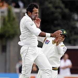 Pakistan hold advantage in second Test v NZ