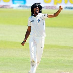 Ishant shines with the ball, but Kohli and Rohit fail again