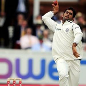 'By bowling, Dhoni made mockery of Test cricket' 