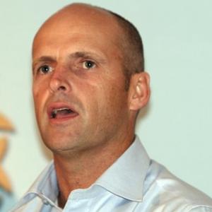 Former India coach Gary Kirsten bats for DRS