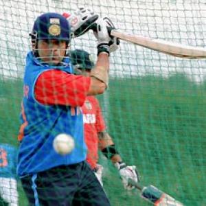 Full-strength Indian team sweats out at Kotla nets