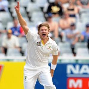 Wickets tumble in remarkable Newlands Test