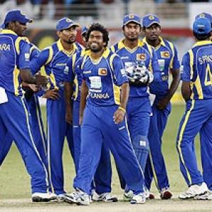 Afridi blitzkrieg in vain as Lanka down Pak to level series