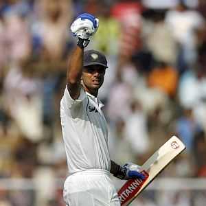 Dravid, Laxman move up in Test batting chart