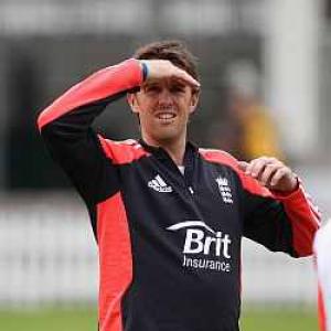 Swann receives death threats after England's abject surrender