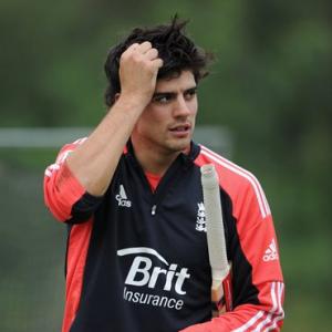 2nd ODI: Cook leads England to easy win over India