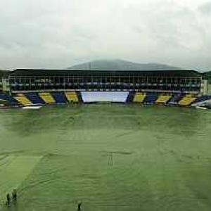 Rain helps Sri Lanka salvage draw