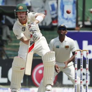 Clarke, Hussey guide Aus to series win over SL