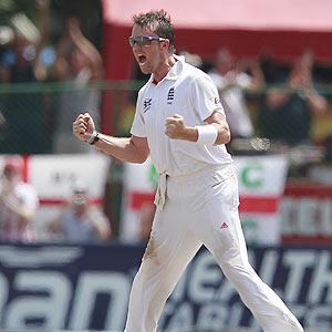 2nd Test: Swann heroics help Eng beat SL by 8 wickets
