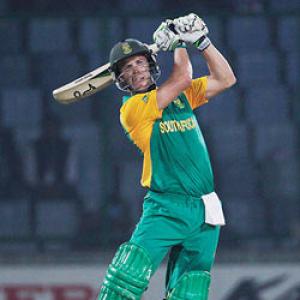 South Africa beat Sri Lanka to top Group C