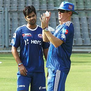 Pollock not worried about Harbhajan's form