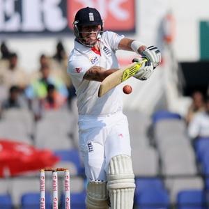 Sharma dismisses Cook, Compton; gives India upper hand
