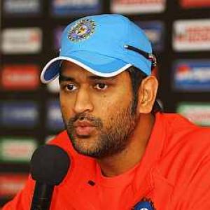 Dhoni on why England players don't fetch IPL contracts
