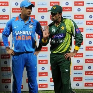 Motera T20: India seek to level series in must-win tie