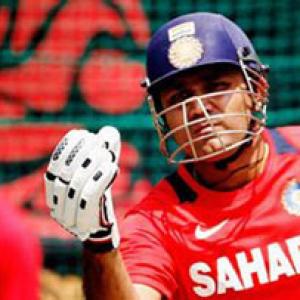 Dhoni indicates Sehwag's omission was team decision