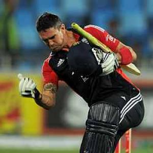 Pietersen century helps England win ODI series
