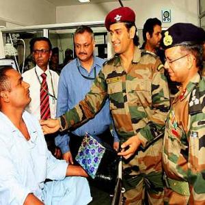 PHOTOS: Lt. Col Dhoni's day out in Kashmir