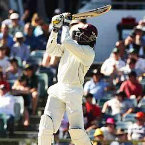 Gayle first to hit first-ball six in Test cricket