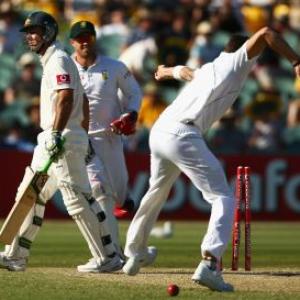 South Africa pacemen rattle Australia in late burst