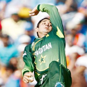 Pakistan to give own award to Ajmal after ICC snub